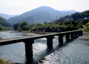 R492 穴吹川 沈下橋 R492 穴吹川 沈下橋