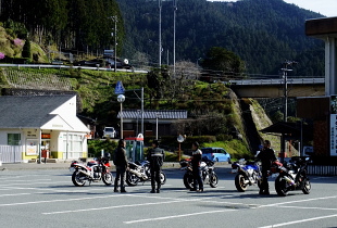 R166 R166