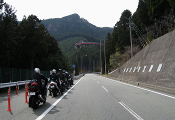 R166 R166