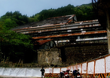 _qIz - 2004/04/25 -