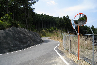 小広和田川林道:四辻峠 小広和田川林道:四辻峠