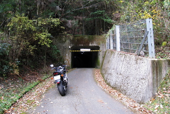 林田隧道 旧:津坂隧道 通称:くろまんぷ 林田隧道 旧:津坂隧道 通称:くろまんぷ