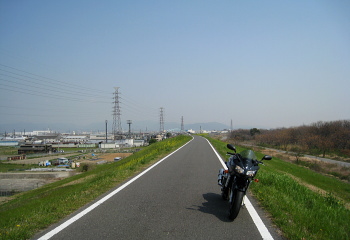 淀川堤防の道 淀川堤防の道