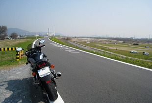淀川堤防の道 淀川堤防の道