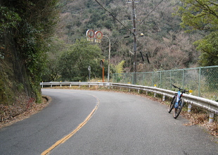 柳谷島本線 - r734 - 道路改修記念碑 柳谷島本線 - r734 - 道路改修記念碑